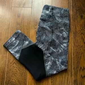 NWOT Lululemon Pace Rival High-Rise Crop 22”